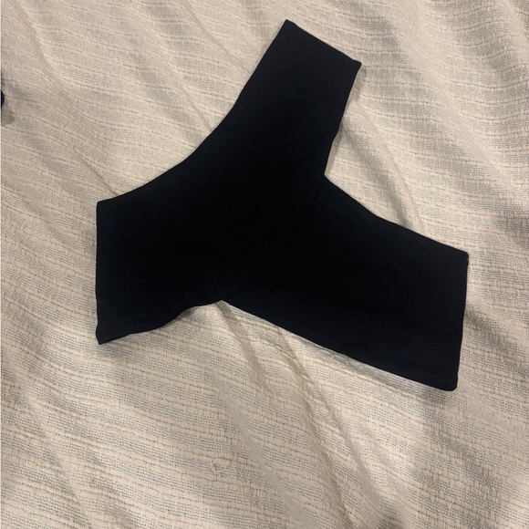 Edikted Black One-Shoulder Top - Picture 3 of 4